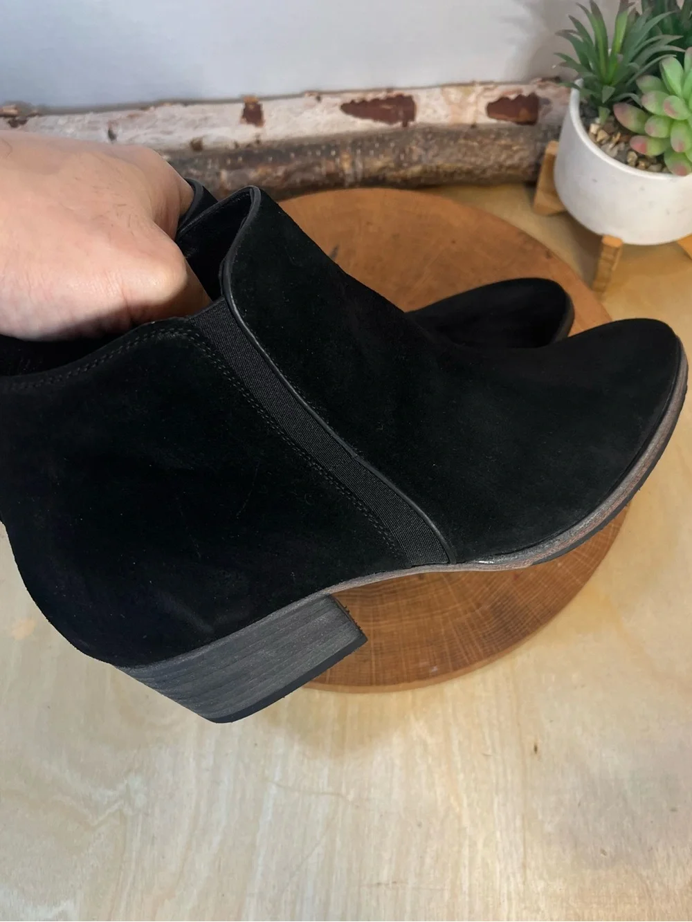 NWOB Aquatalia Marvin K Black Suede Booties Black Sole Size 9